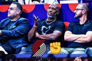 为爱徒加油！比卢普斯现场观看以色列VS冰岛 阿夫迪亚表现不俗