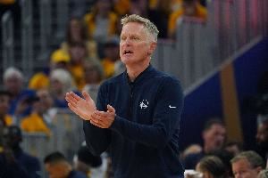 科尔：我认为每个人都应该是约基奇的球迷 也许门面要求美国人？