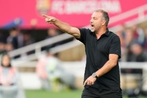 队报：弗里克在巴萨变得更情绪化了，前任主帅哈维执教时也是这样