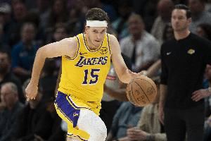 雷迪克:里夫斯会打出一些令人瞠目结舌的数据 他就是那么优秀!